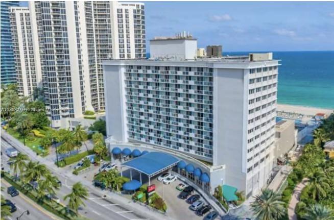 19201 Collins Ave #636