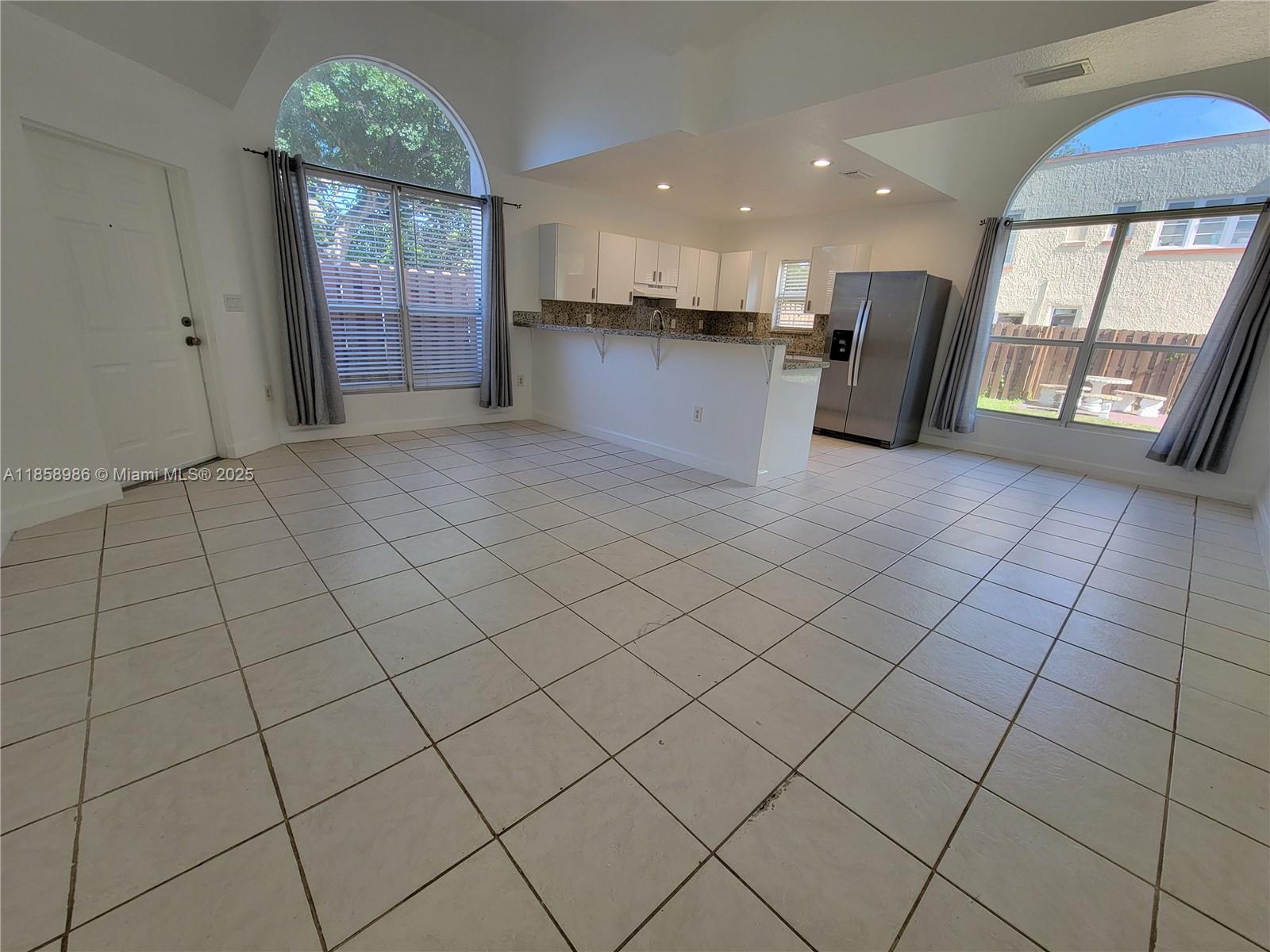 35 SW 7th St #2