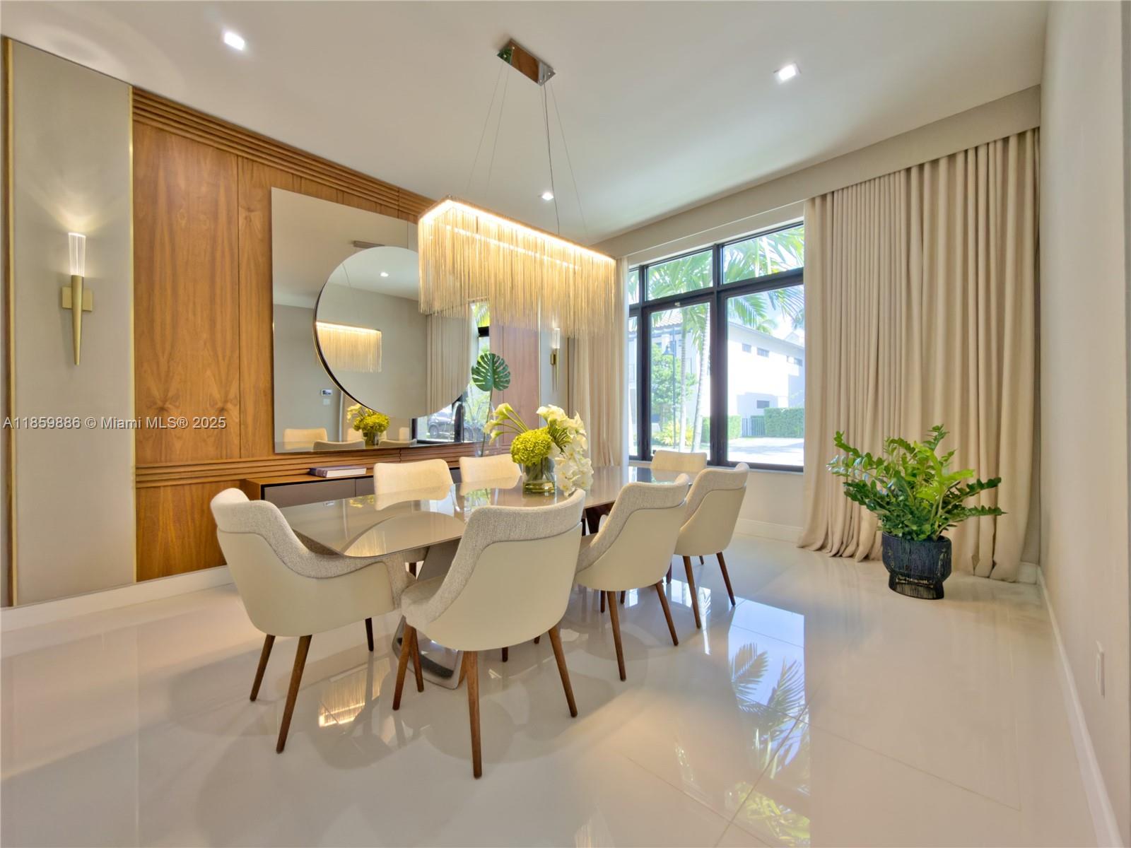 8162 NW 48th Ter Doral, FL 33166