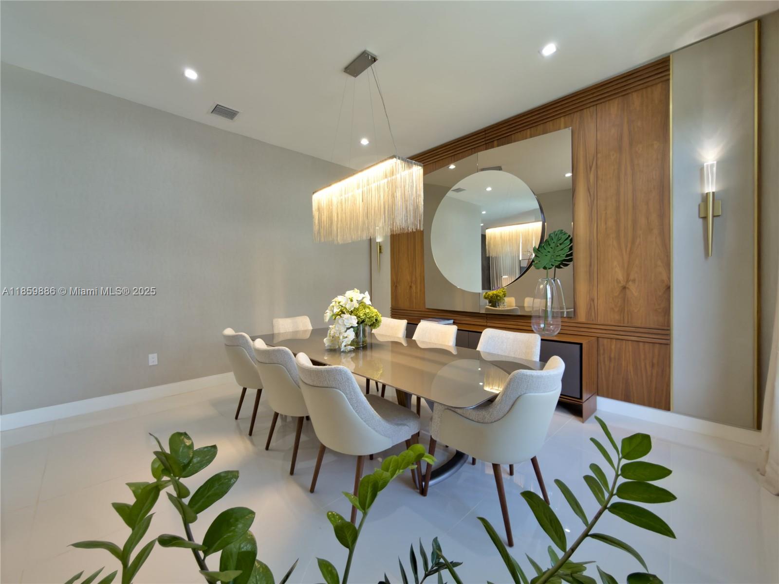 8162 NW 48th Ter Doral, FL 33166