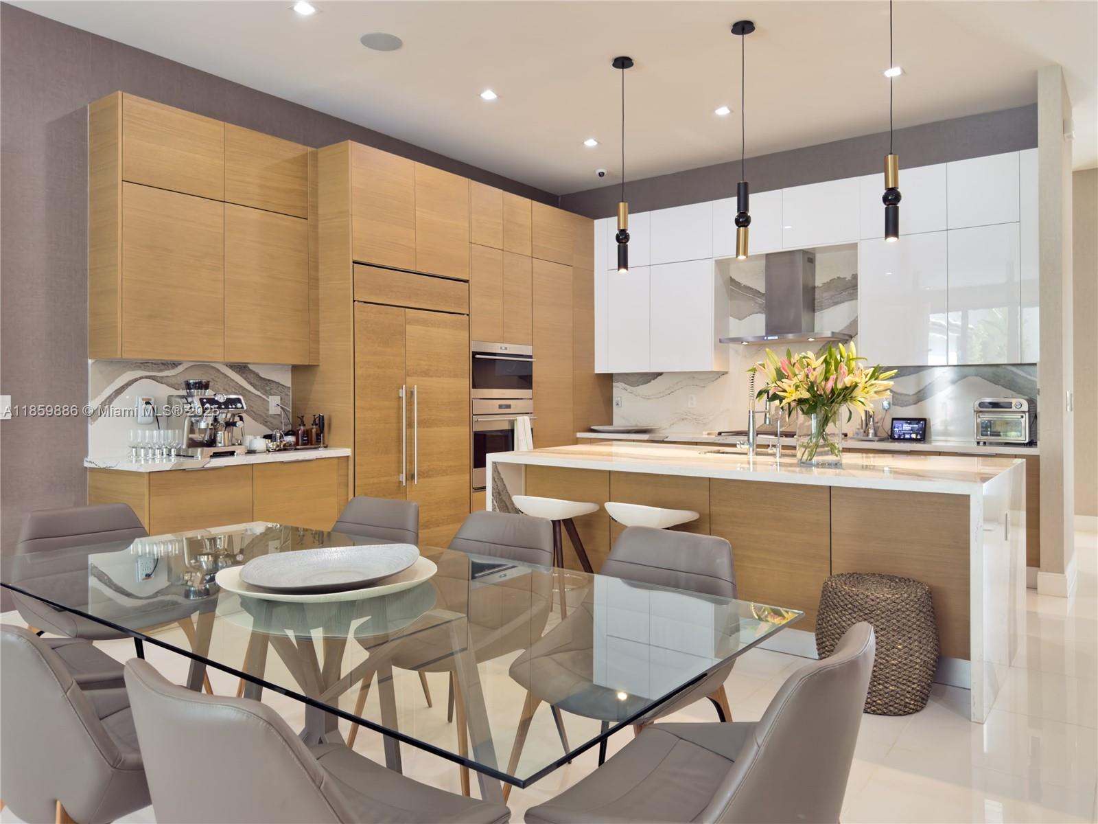 8162 NW 48th Ter Doral, FL 33166