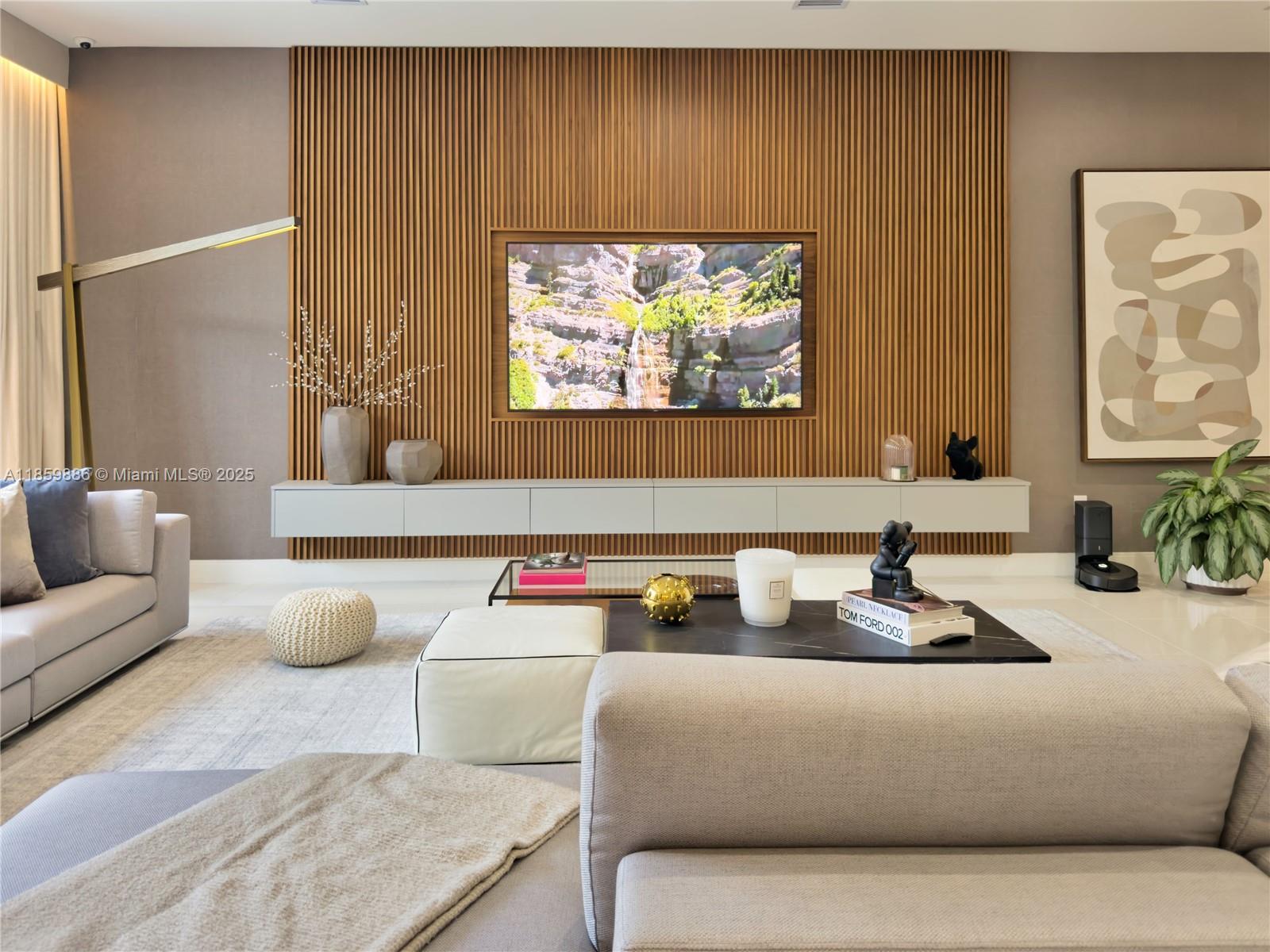 8162 NW 48th Ter Doral, FL 33166