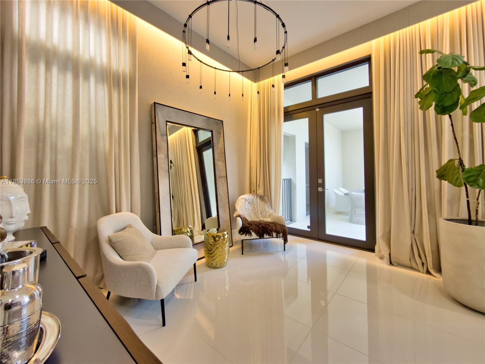 8162 NW 48th Ter Doral, FL 33166