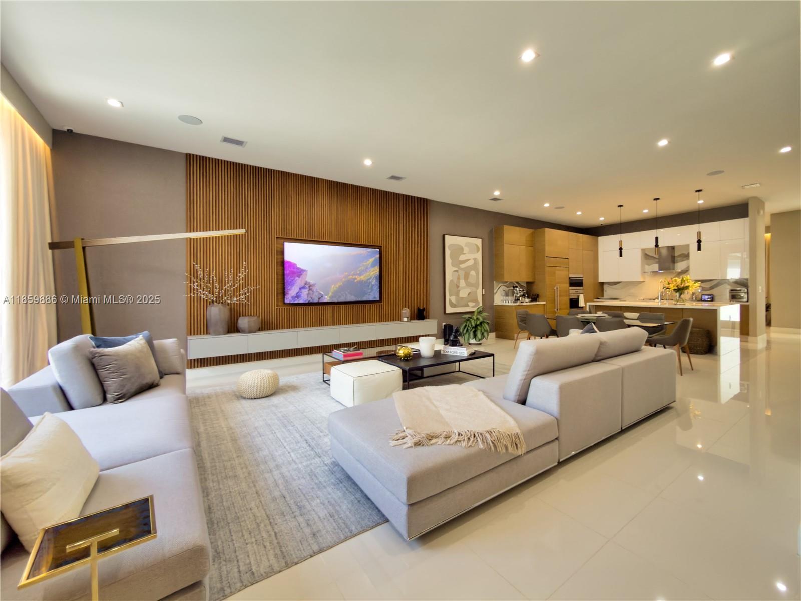 8162 NW 48th Ter Doral, FL 33166