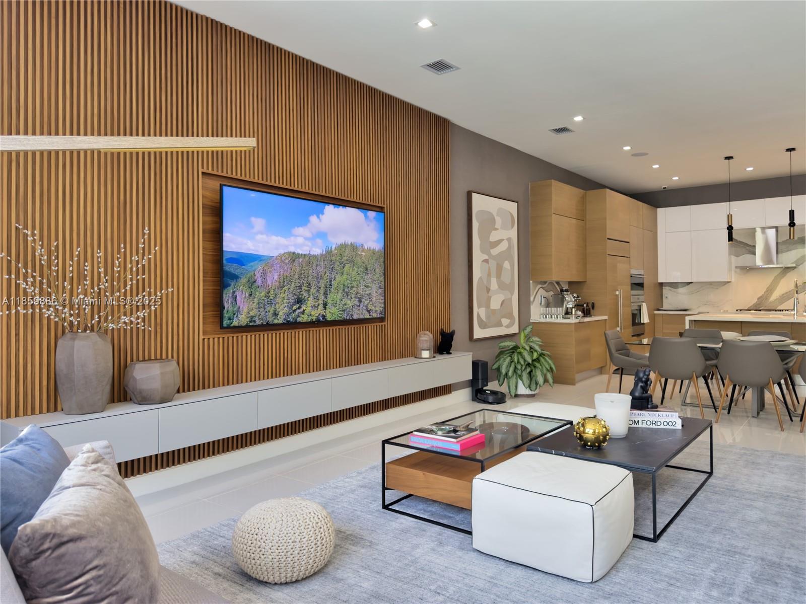 8162 NW 48th Ter Doral, FL 33166