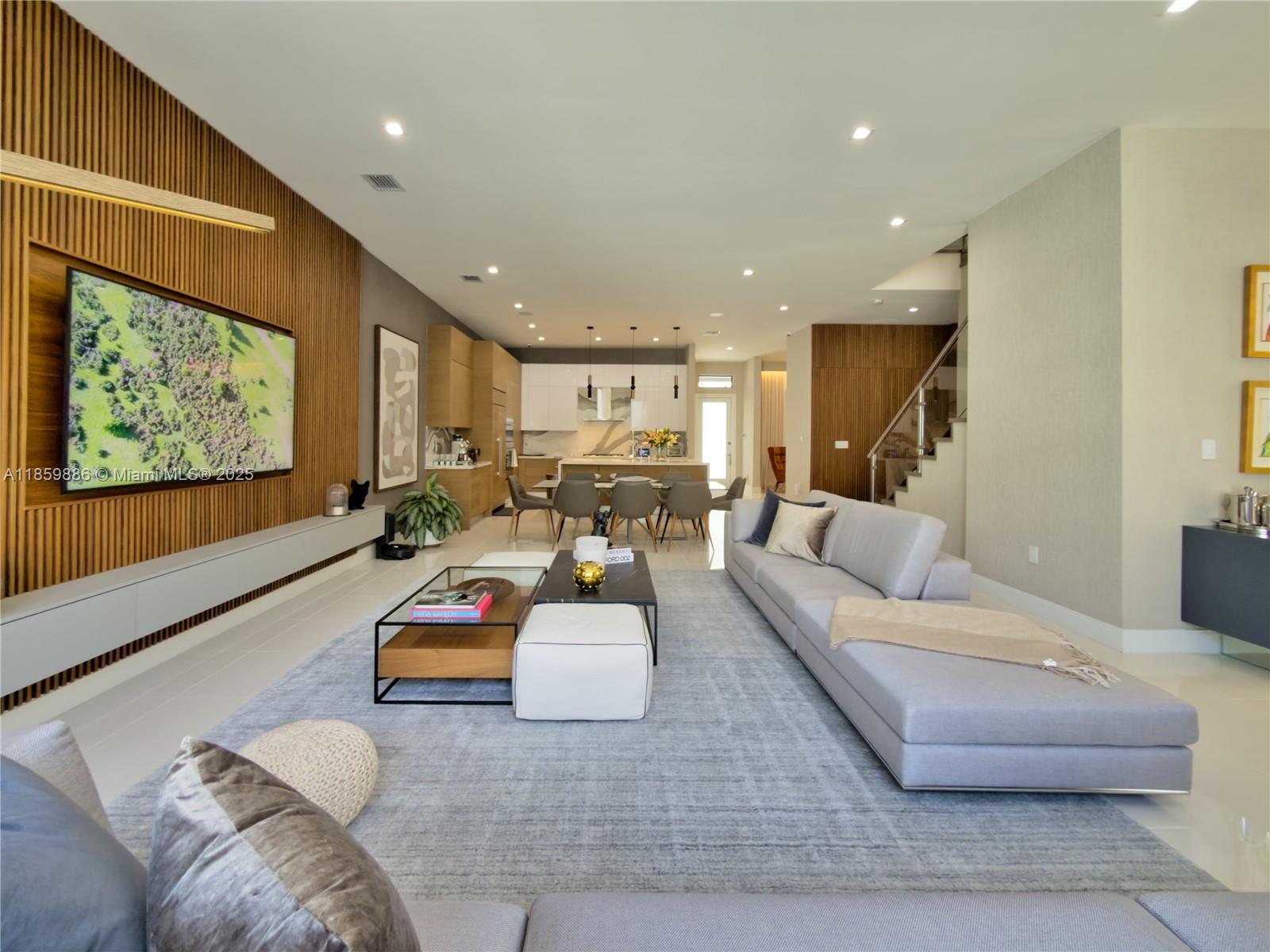 8162 NW 48th Ter Doral, FL 33166