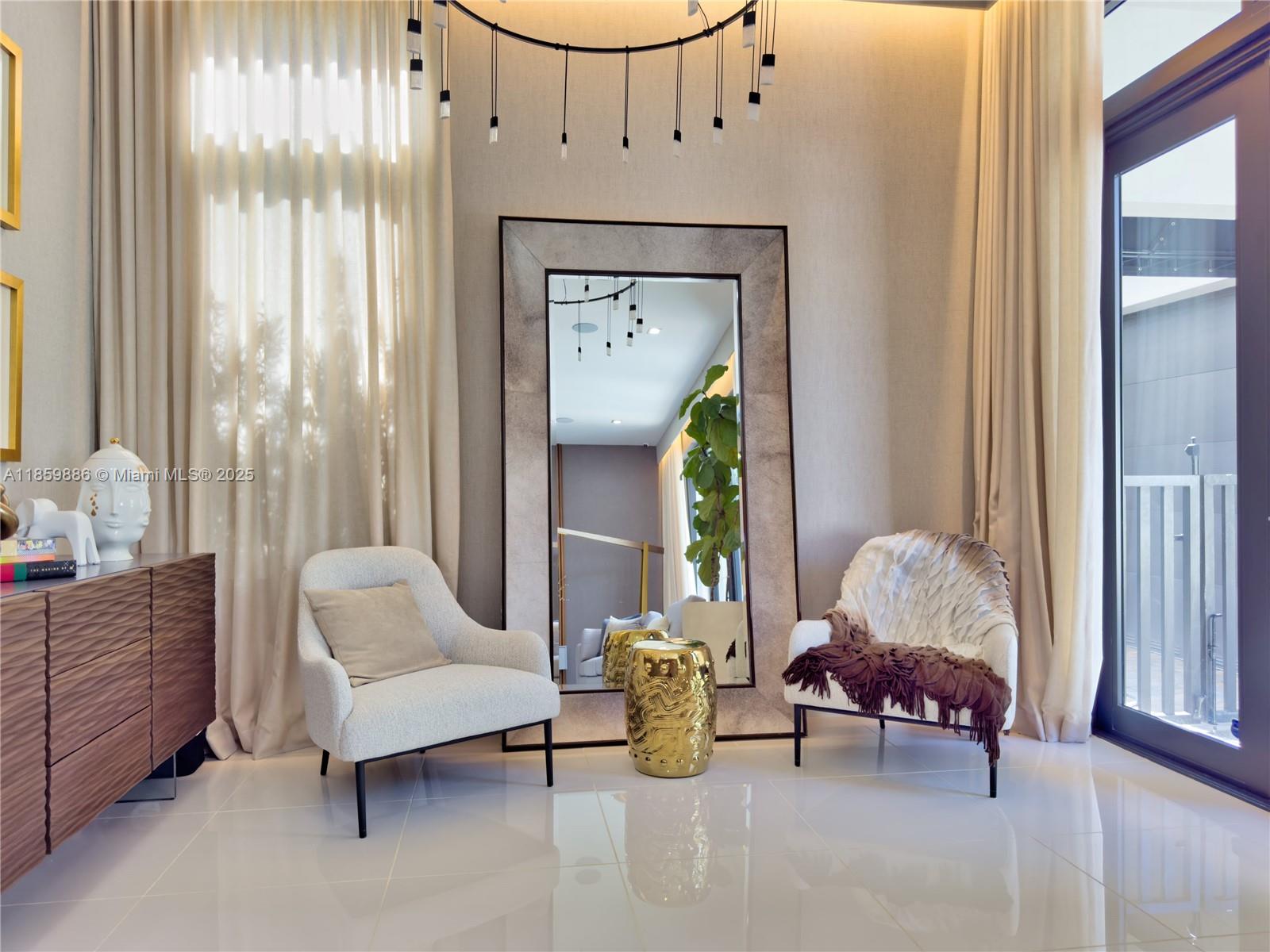 8162 NW 48th Ter Doral, FL 33166