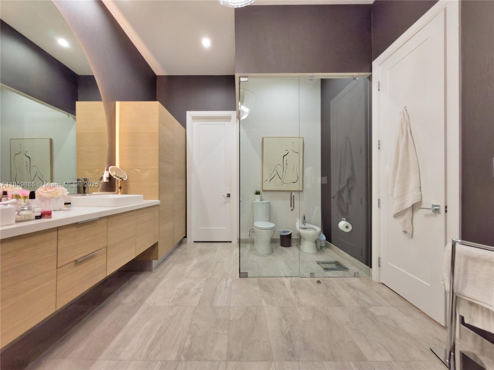 8162 NW 48th Ter Doral, FL 33166