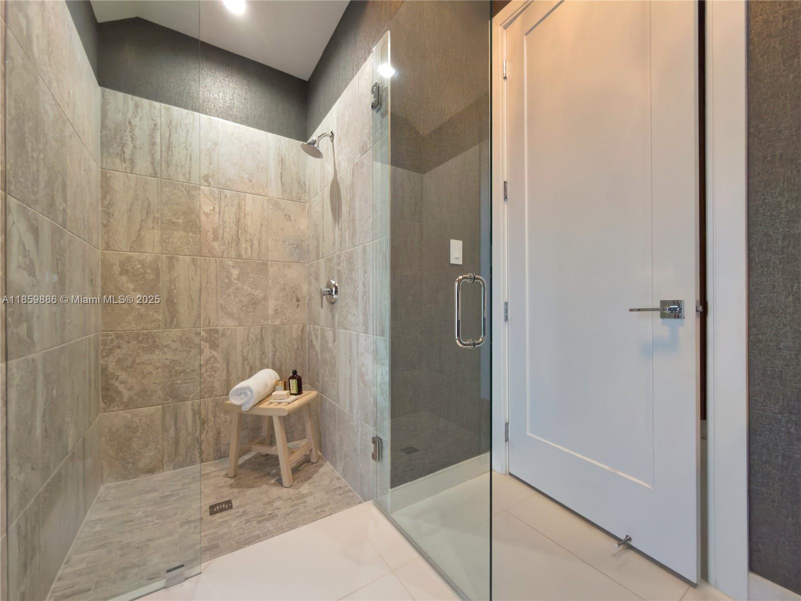 8162 NW 48th Ter Doral, FL 33166