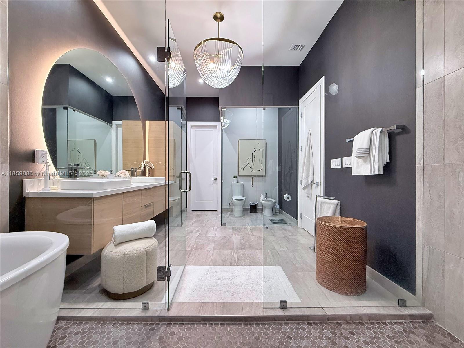 8162 NW 48th Ter Doral, FL 33166