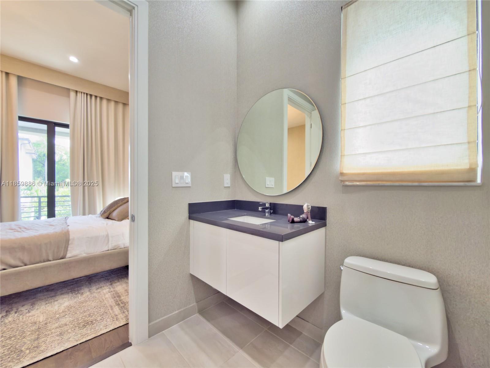 8162 NW 48th Ter Doral, FL 33166