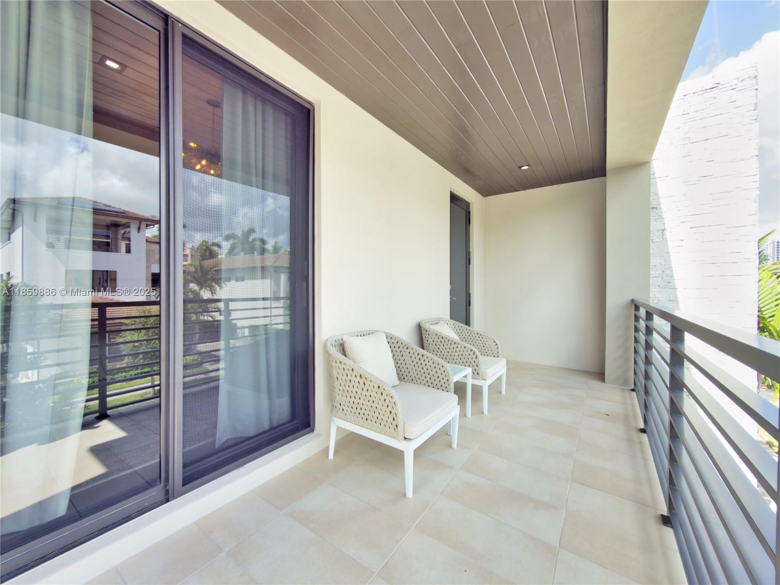 8162 NW 48th Ter Doral, FL 33166