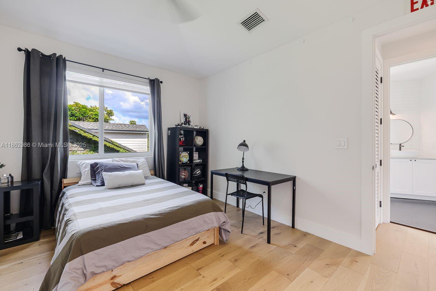 6910 SW 145th Ter Palmetto Bay, FL 33158