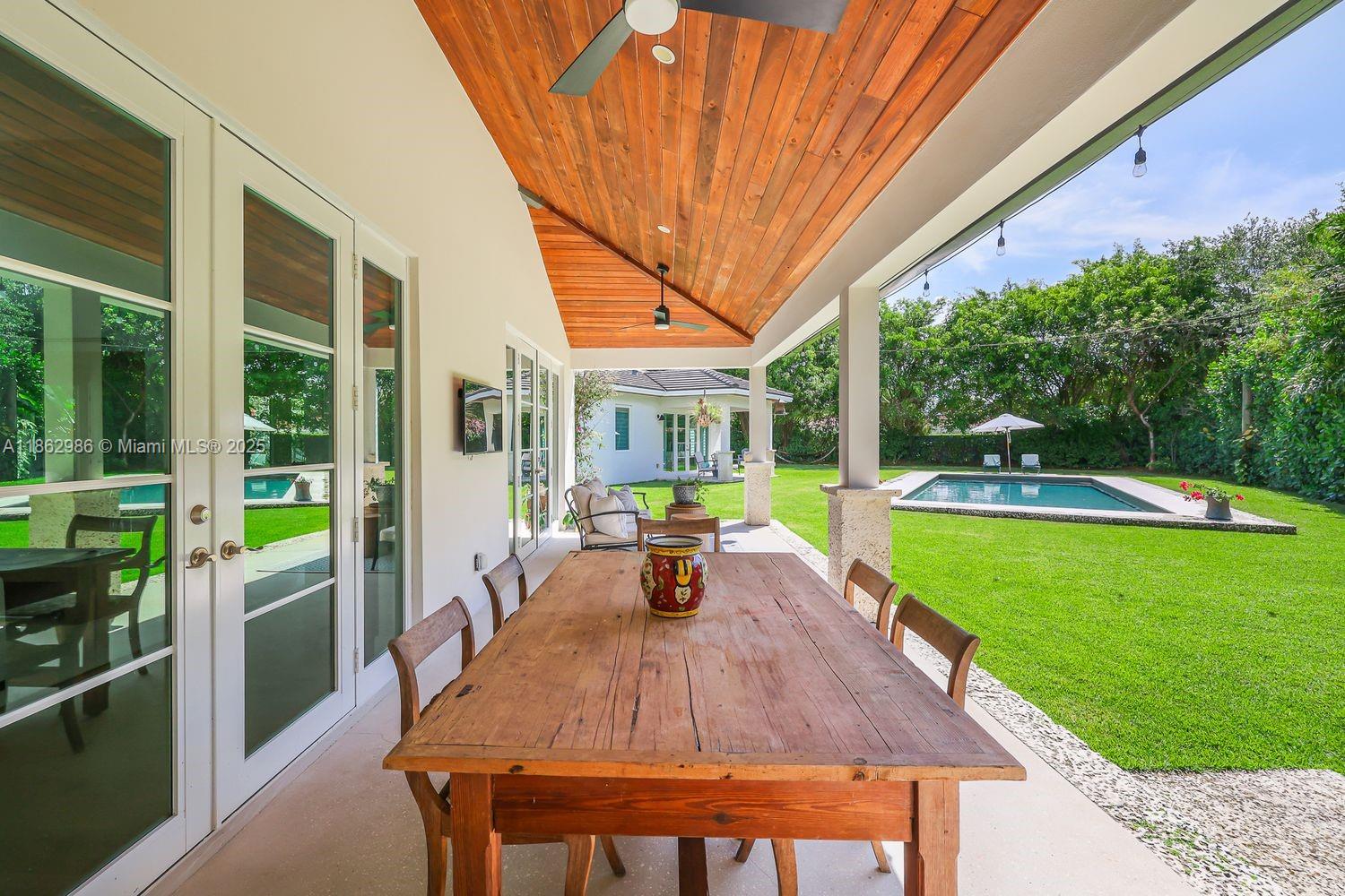 6910 SW 145th Ter Palmetto Bay, FL 33158