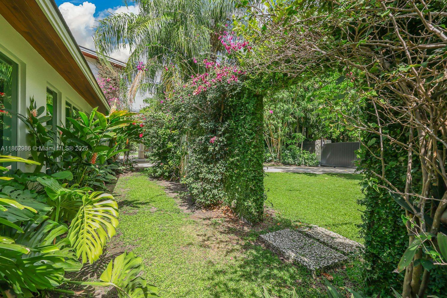 6910 SW 145th Ter Palmetto Bay, FL 33158