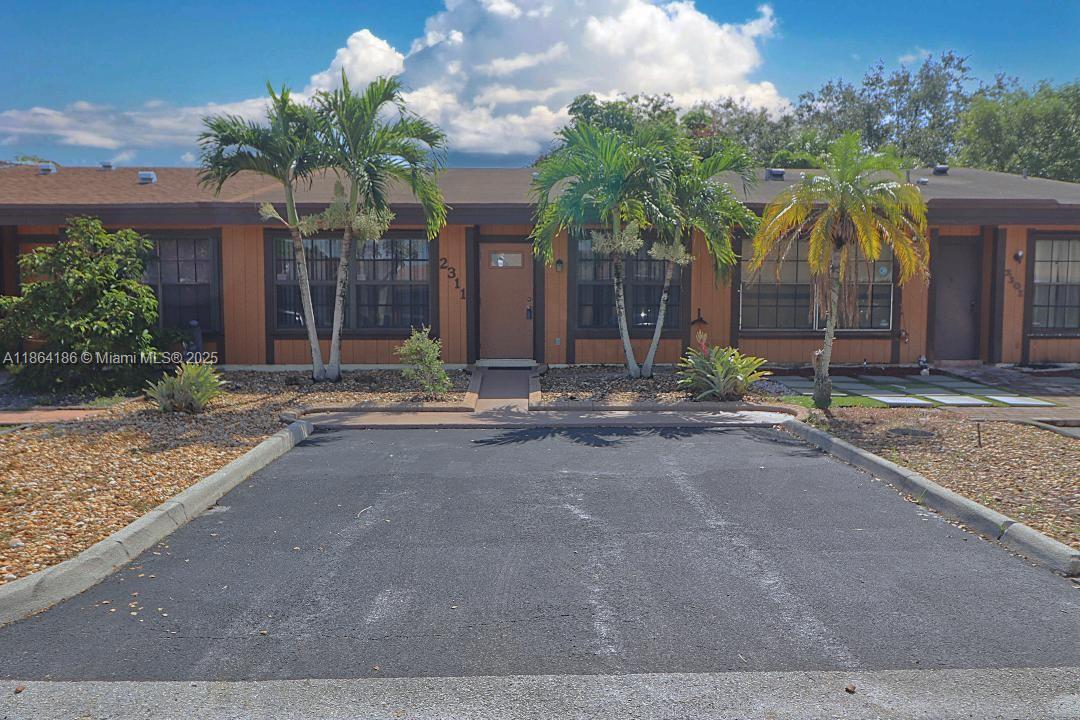 2311 Elm Ct