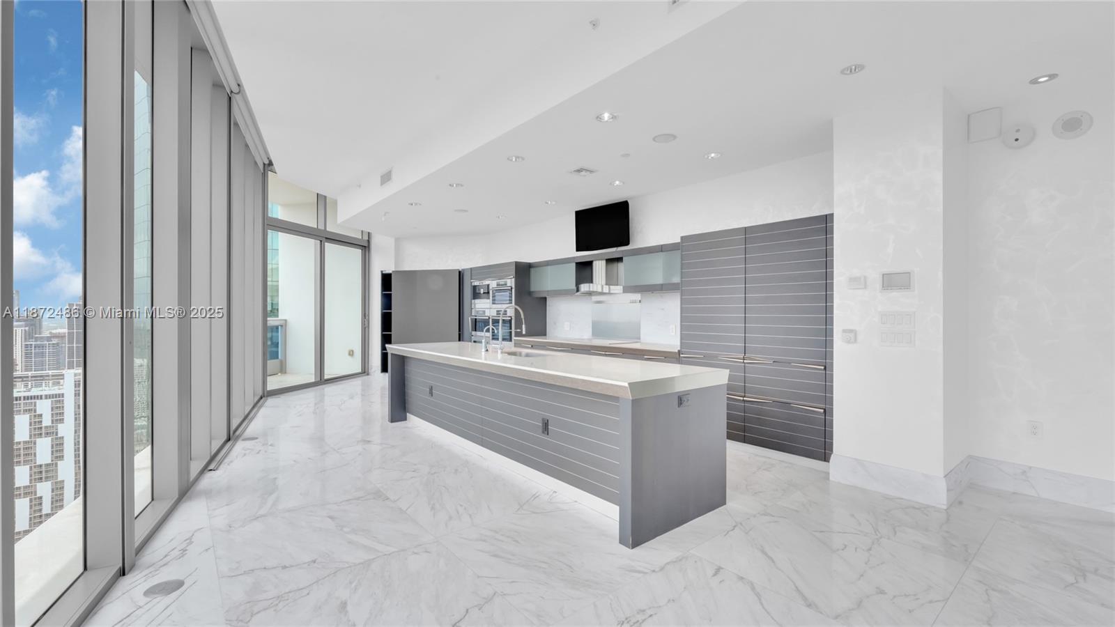 image Epic West Condo14