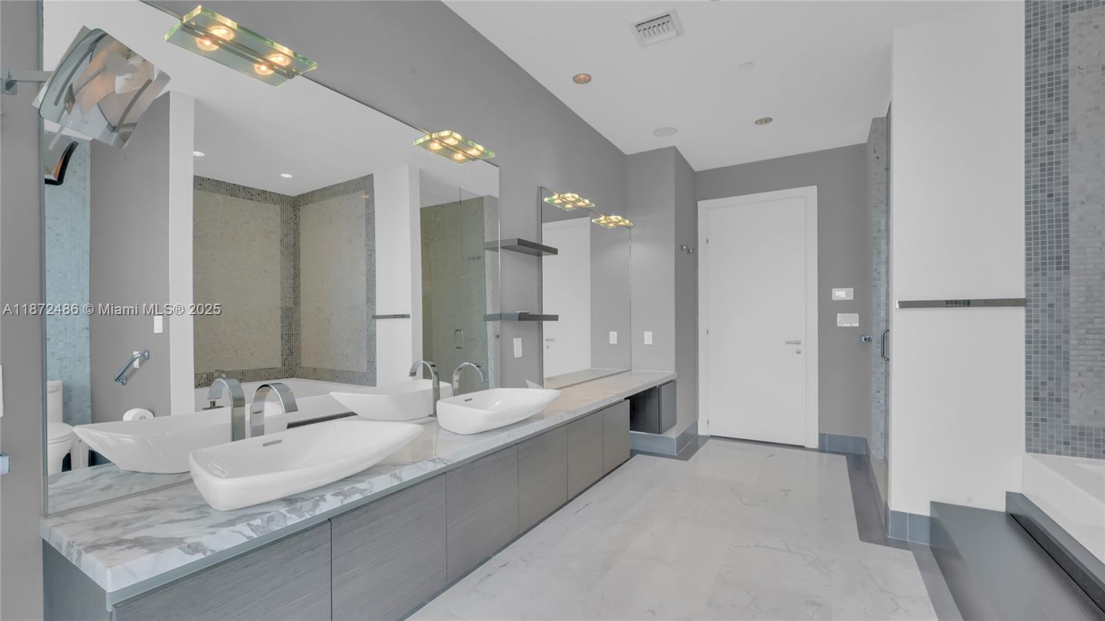 image Epic West Condo22
