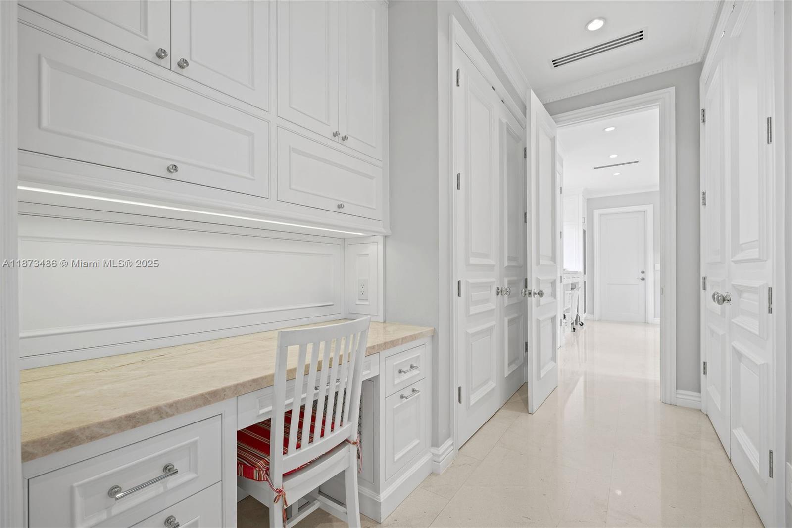 5400 Banyan Trl Coral Gables, FL 33156