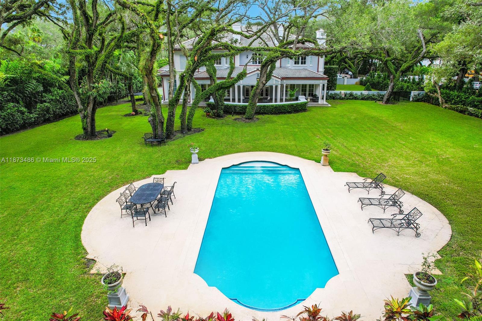 5400 Banyan Trl Coral Gables, FL 33156