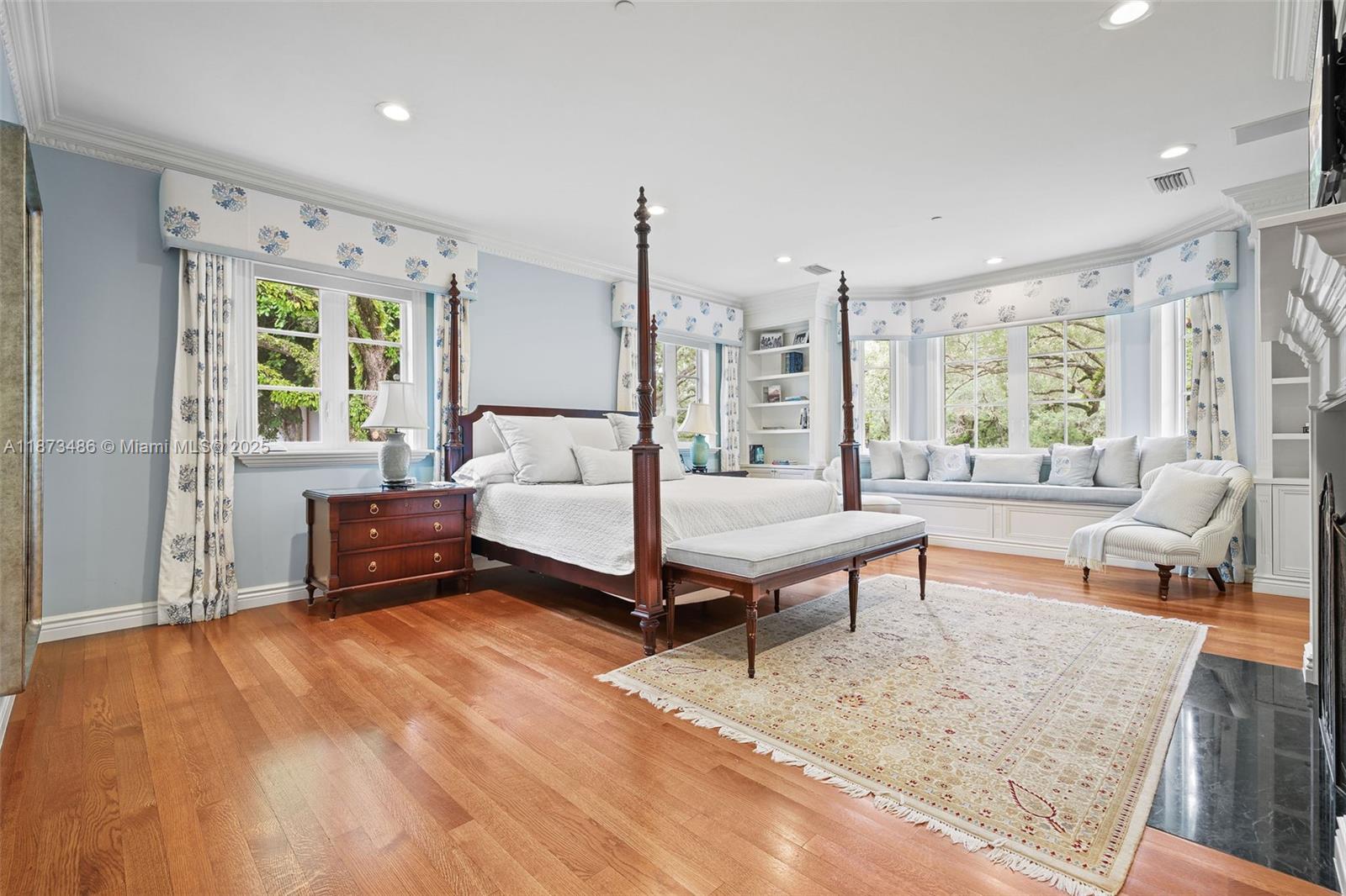 5400 Banyan Trl Coral Gables, FL 33156