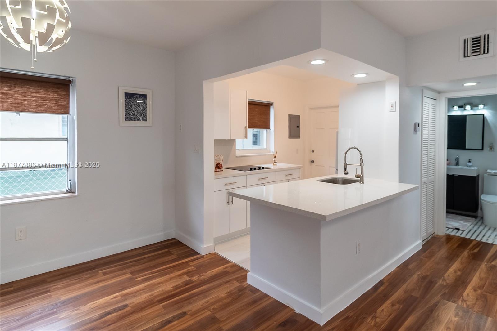 1205 Marseille Dr #27