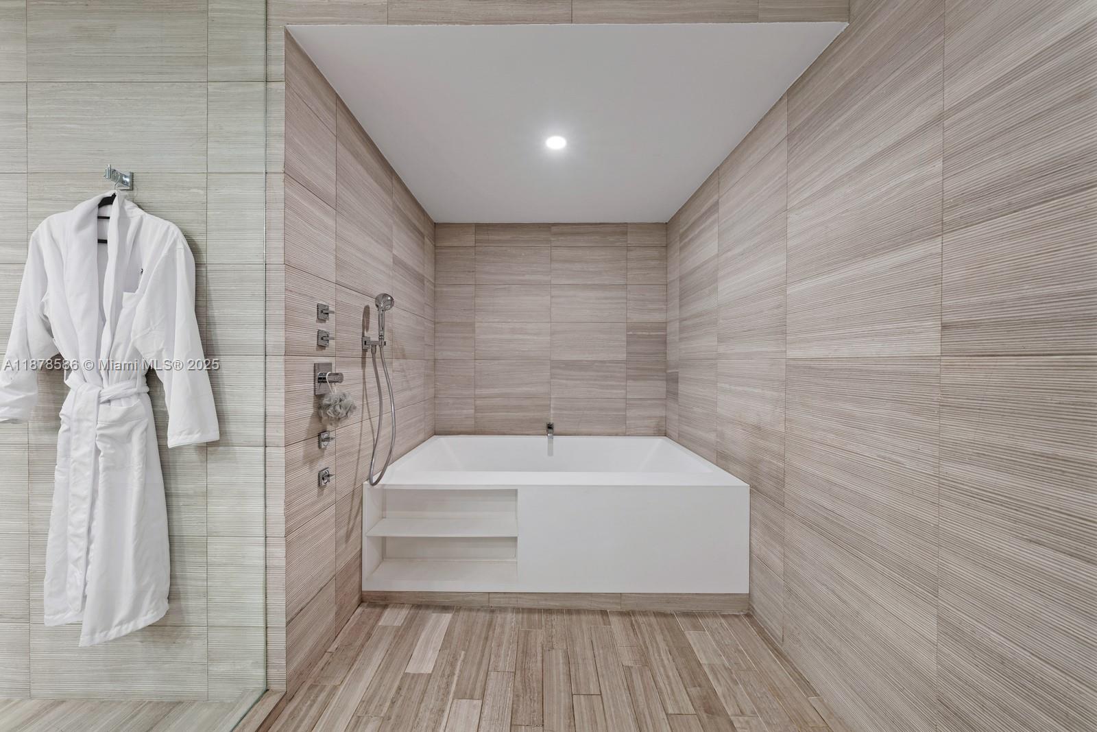image Ritz Carlton Residences23