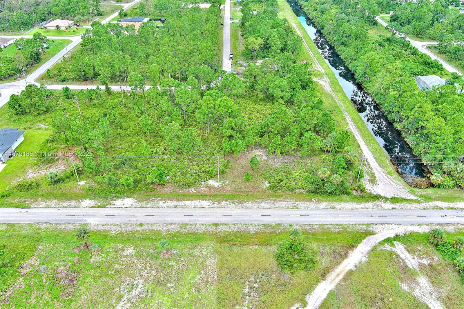 702 Eisenhower Blvd Lehigh Acres, FL 33974