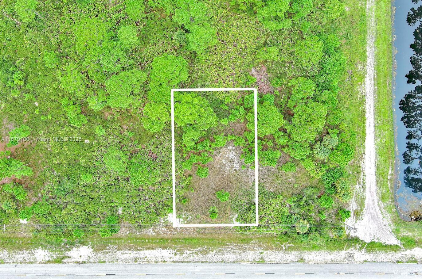 702 Eisenhower Blvd Lehigh Acres, FL 33974