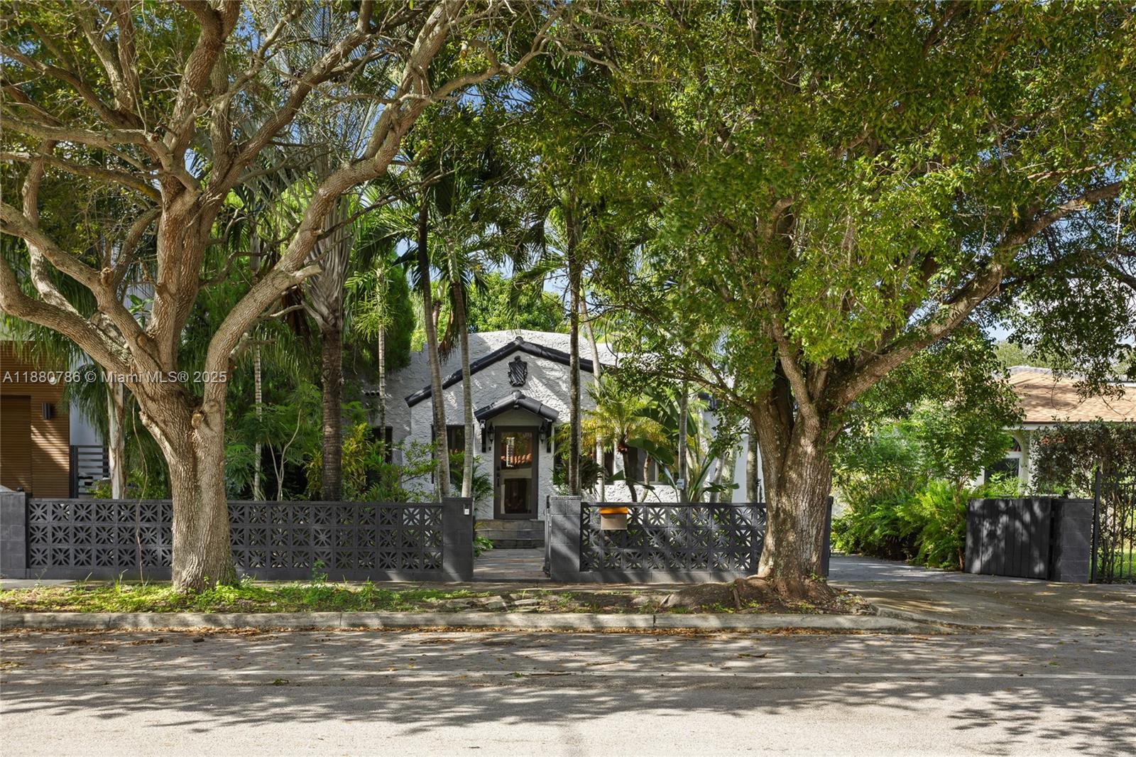 452 SW 21st Rd Miami, FL 33129