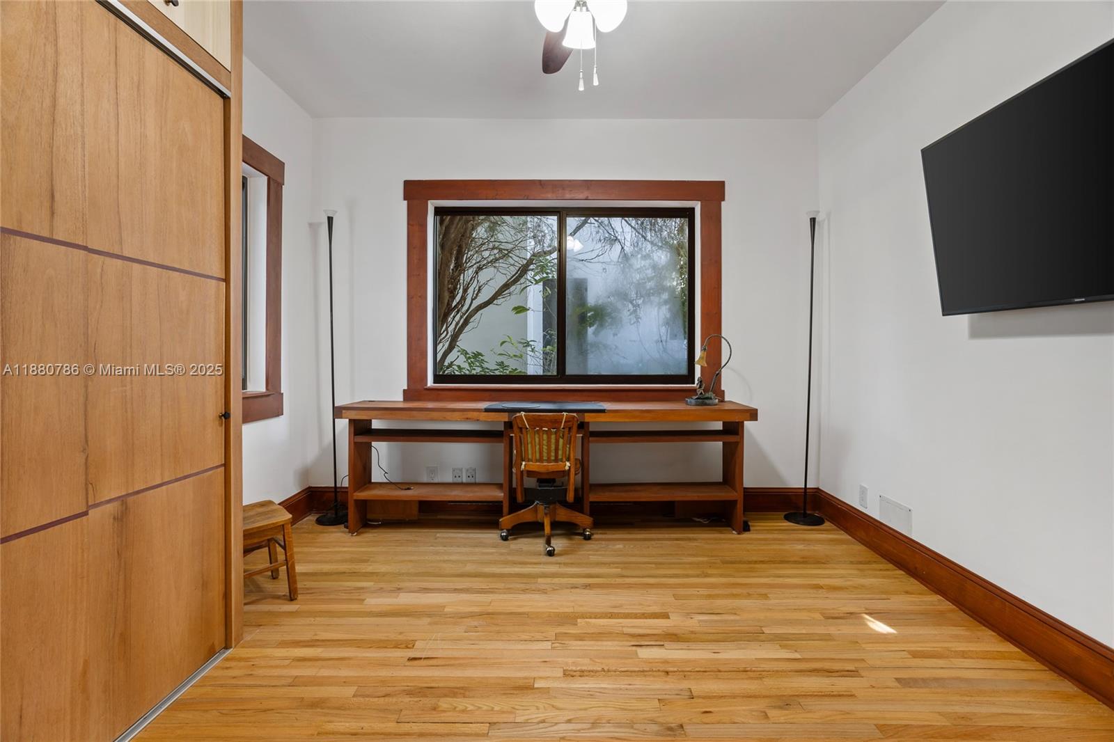 452 SW 21st Rd Miami, FL 33129