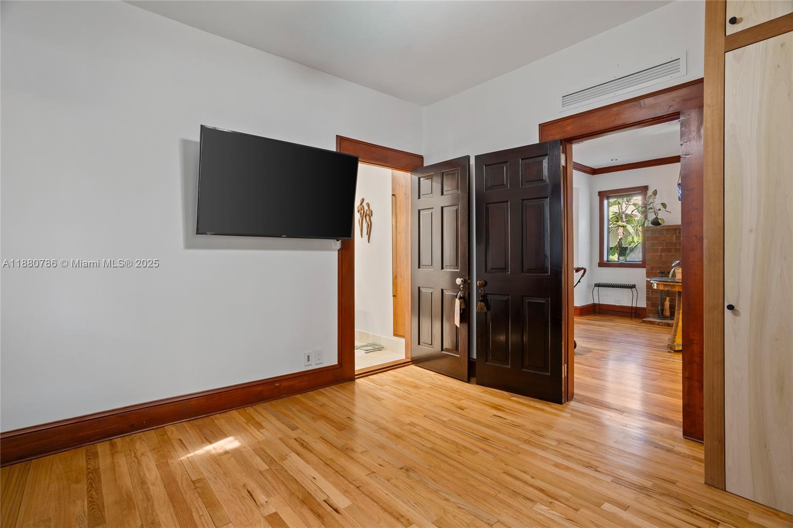 452 SW 21st Rd Miami, FL 33129