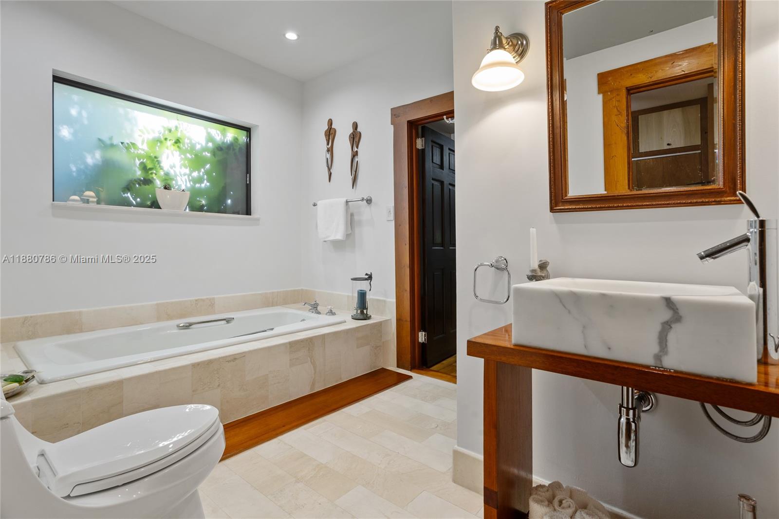 452 SW 21st Rd Miami, FL 33129