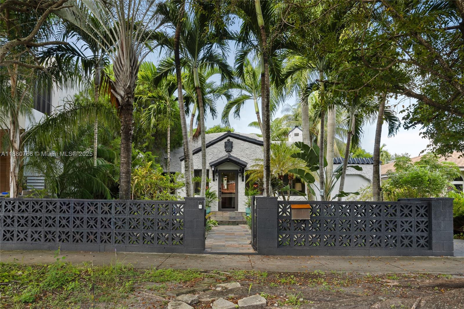 452 SW 21st Rd Miami, FL 33129