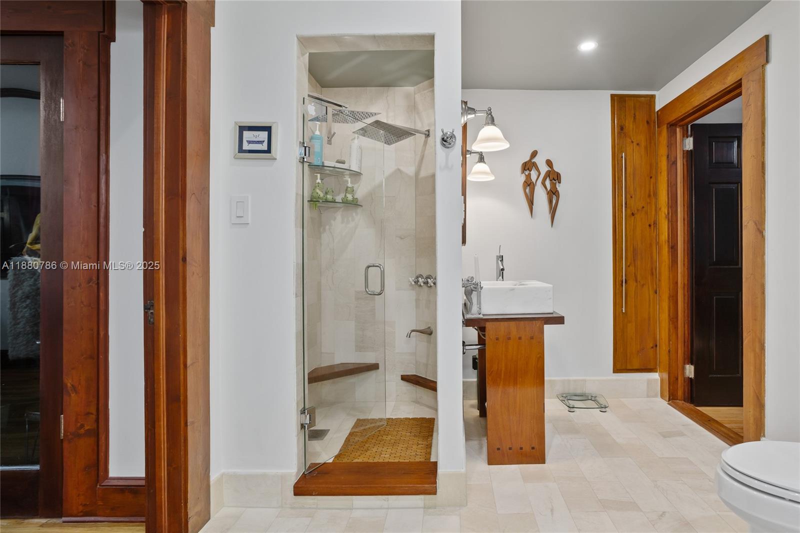 452 SW 21st Rd Miami, FL 33129