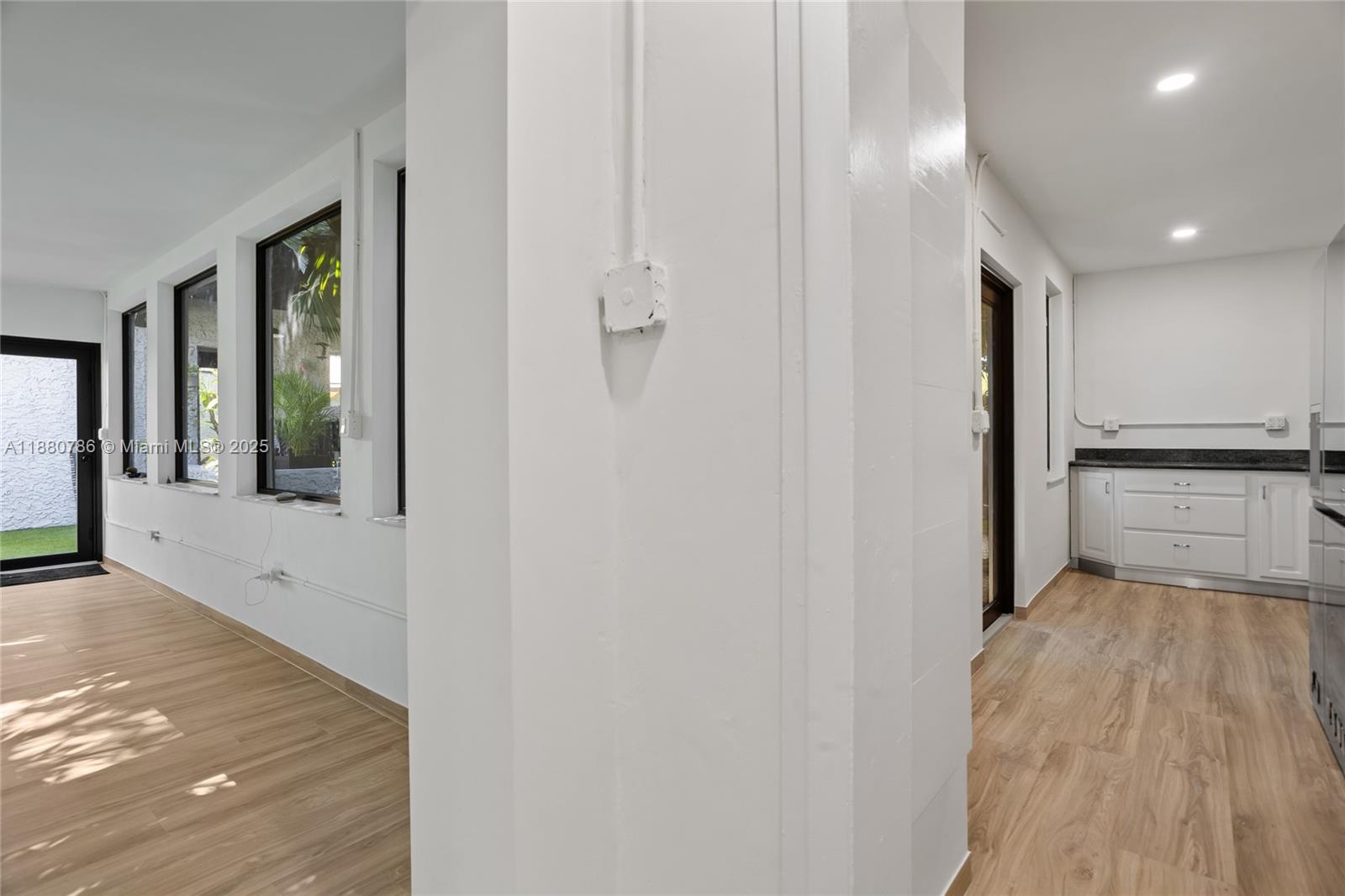 452 SW 21st Rd Miami, FL 33129