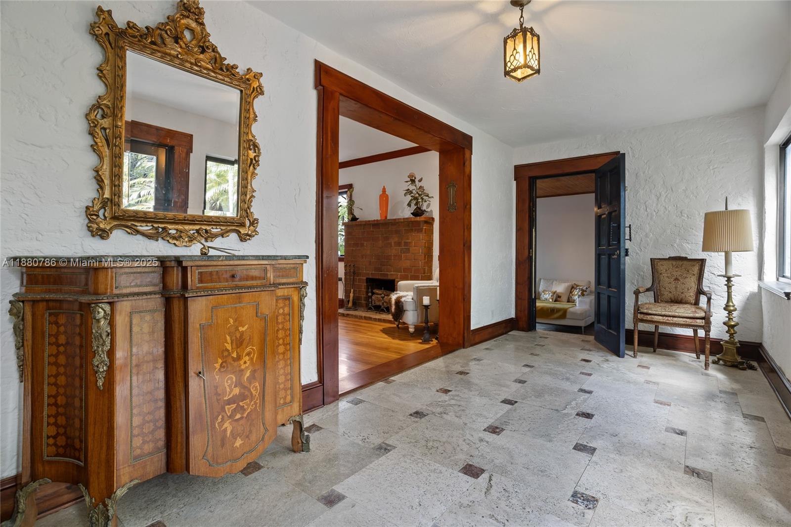 452 SW 21st Rd Miami, FL 33129