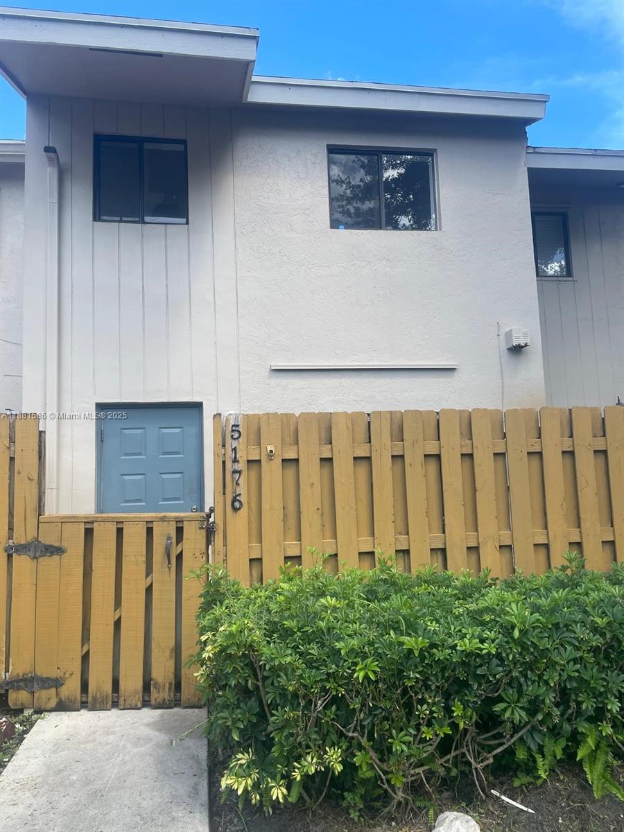 5176 S University Dr #5176