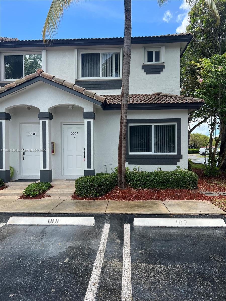 2201 SE 24th Pl #2201