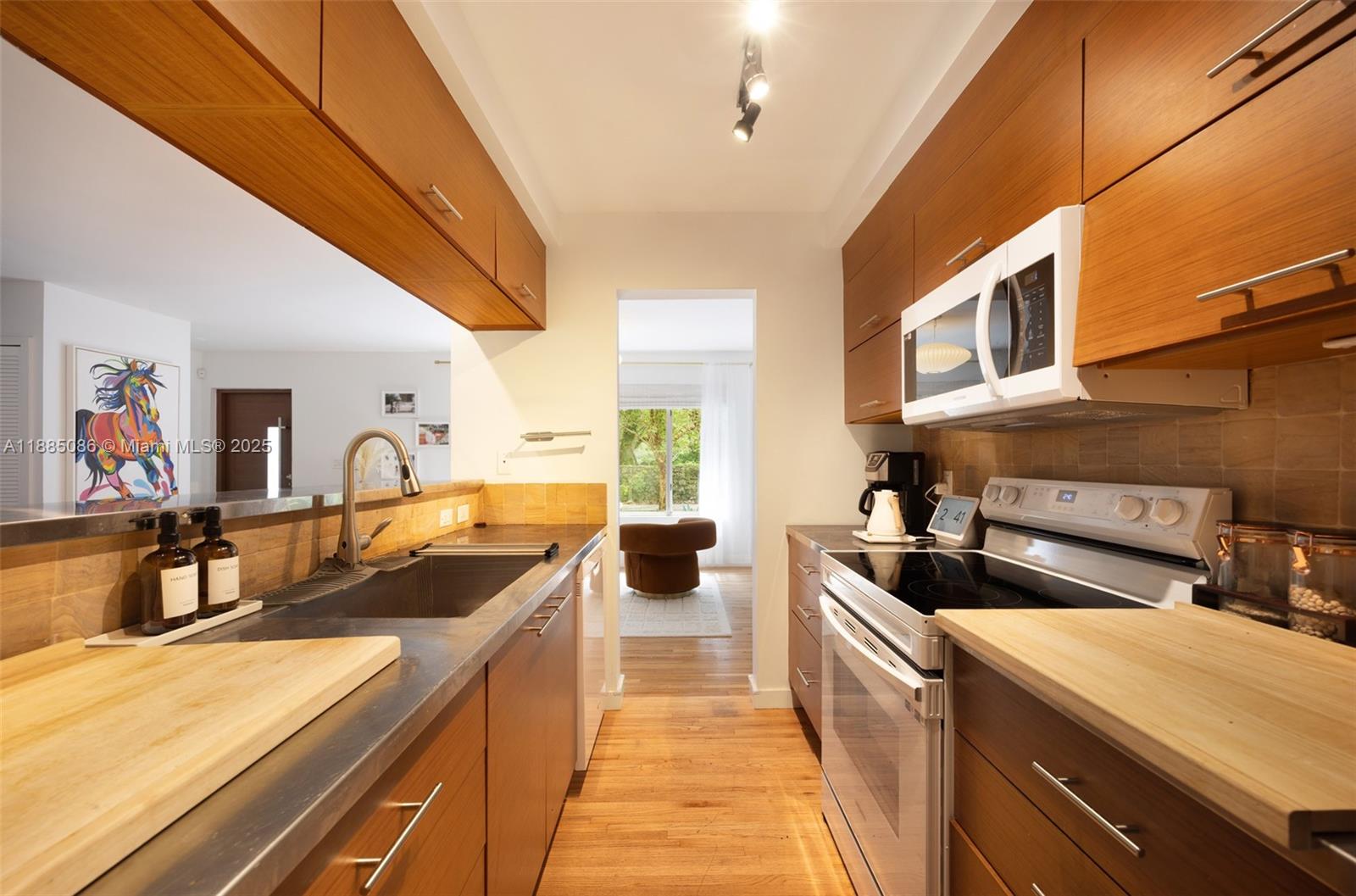 3894 Main Hwy Miami, FL 33133