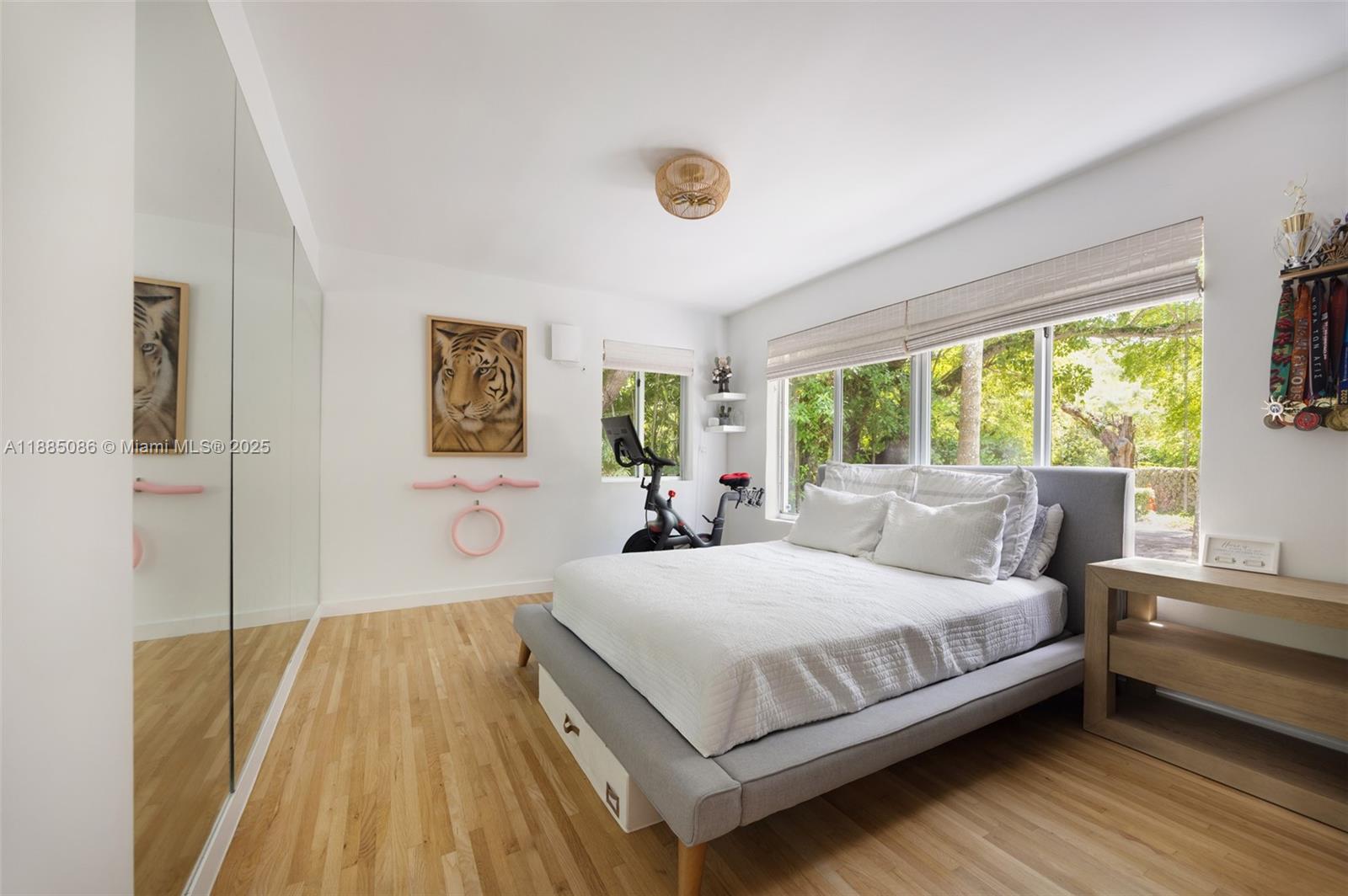 3894 Main Hwy Miami, FL 33133