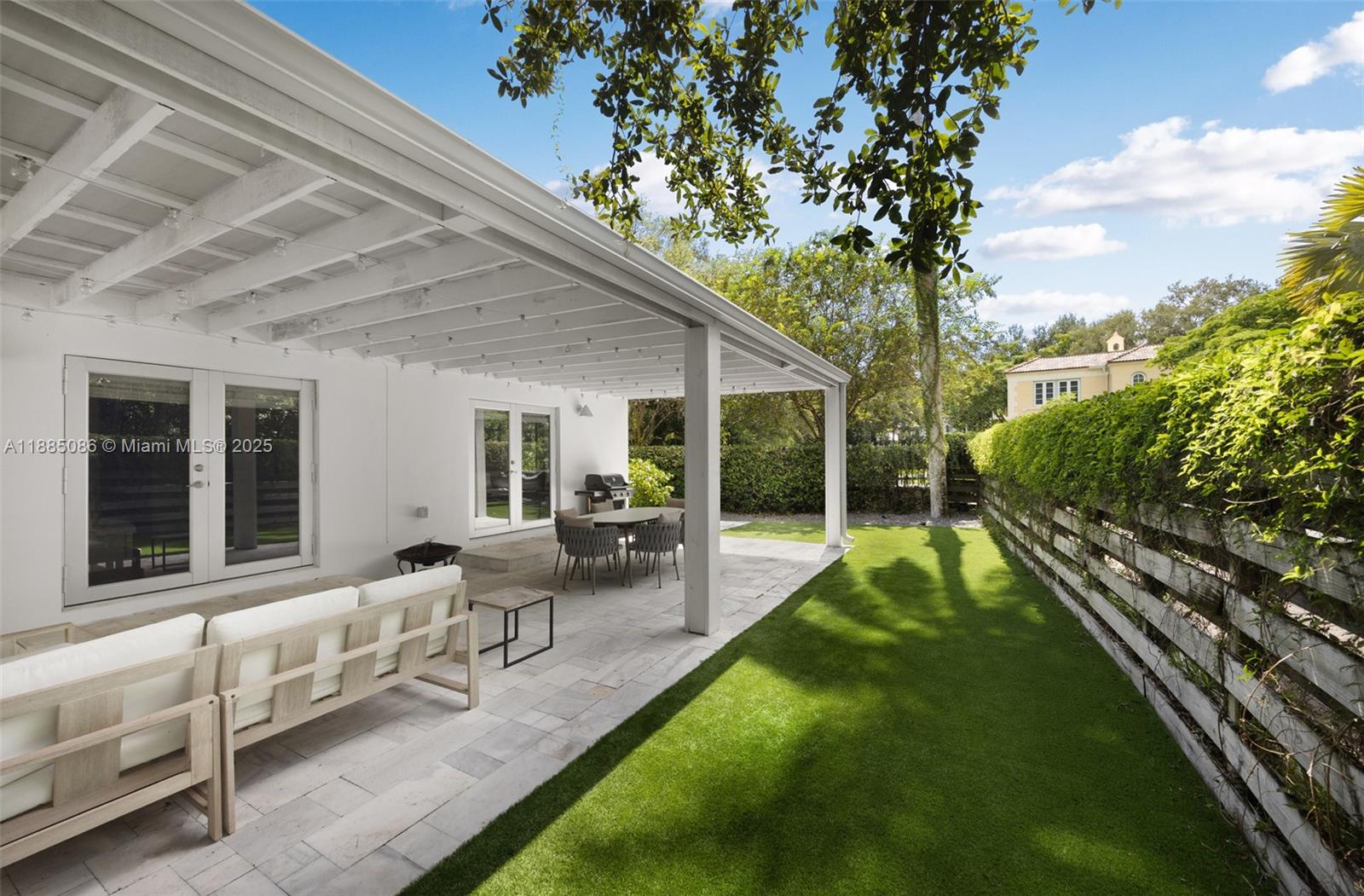 3894 Main Hwy Miami, FL 33133