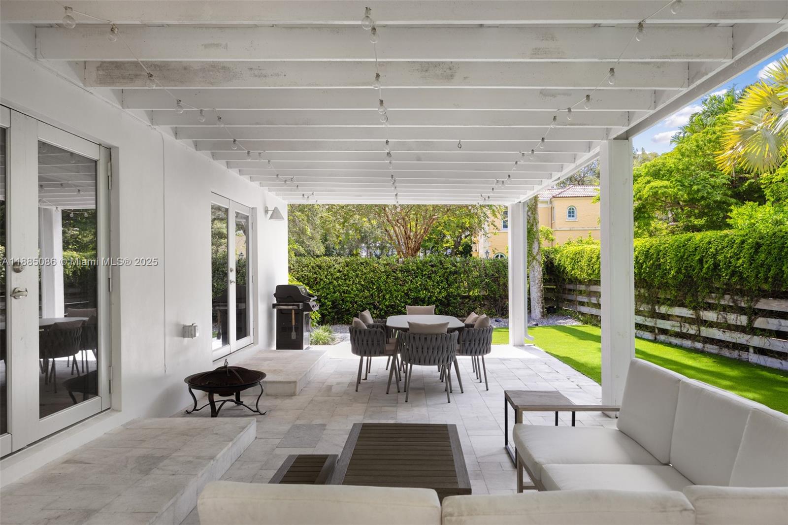 3894 Main Hwy Miami, FL 33133