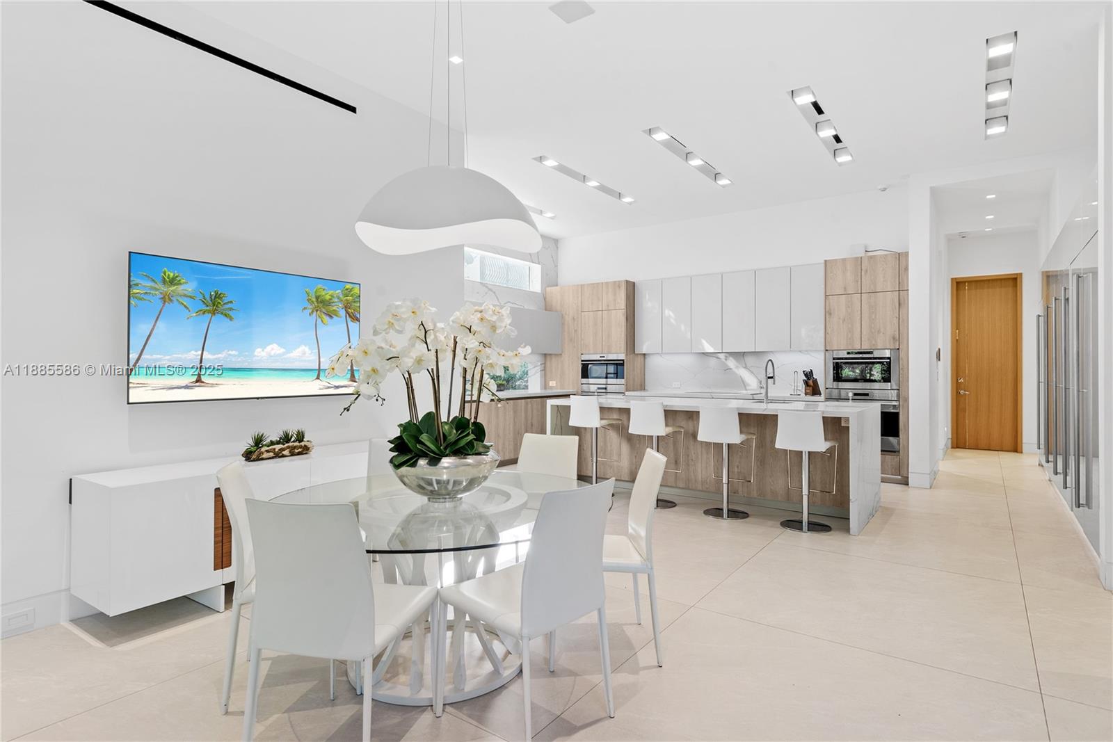 1261 99th St Bay Harbor Islands, FL 33154