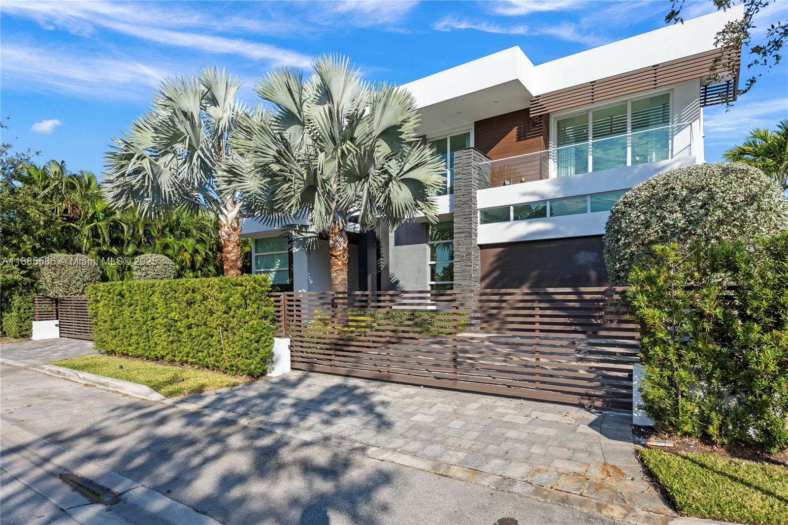 1261 99th St Bay Harbor Islands, FL 33154