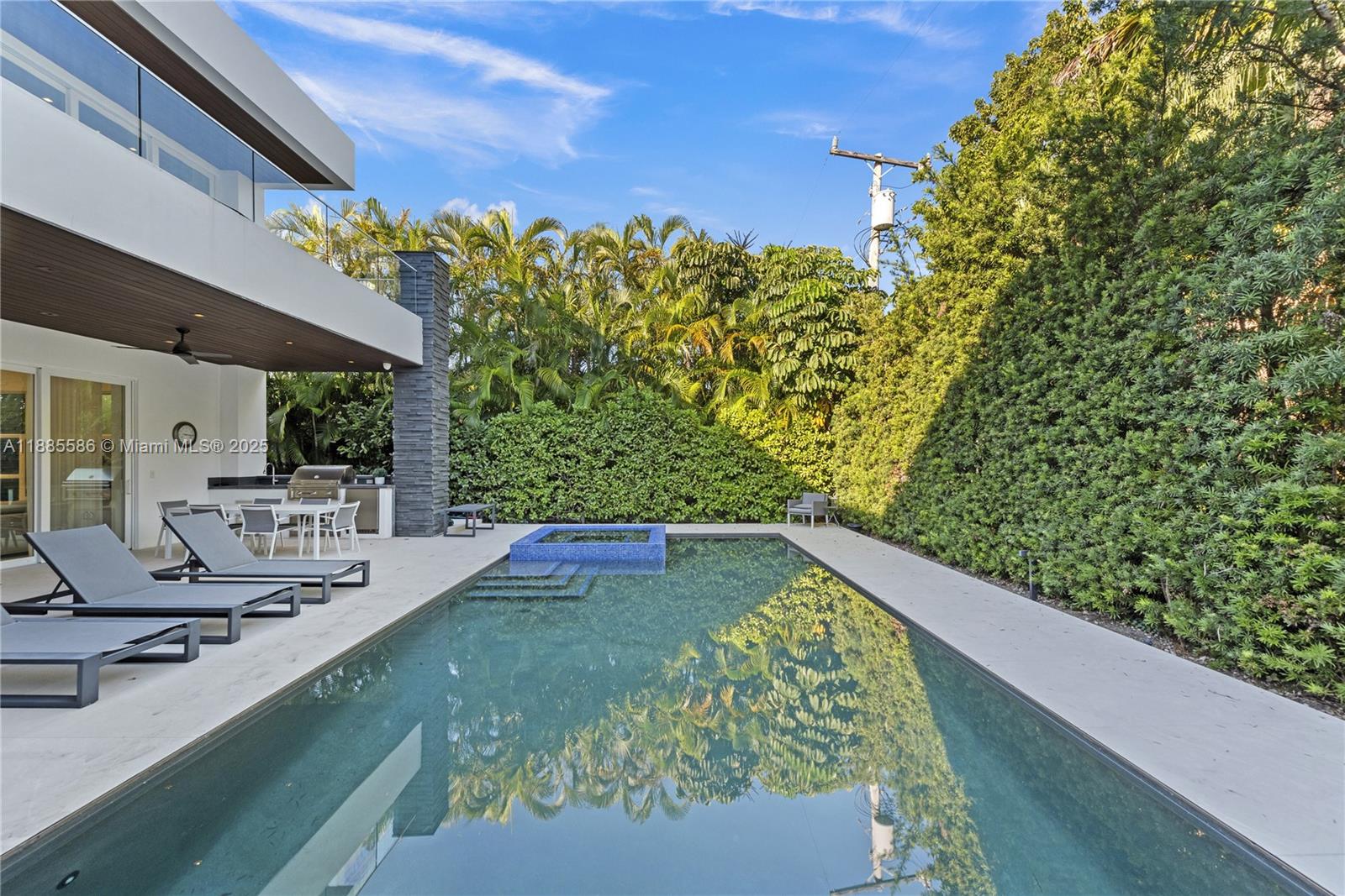 1261 99th St Bay Harbor Islands, FL 33154