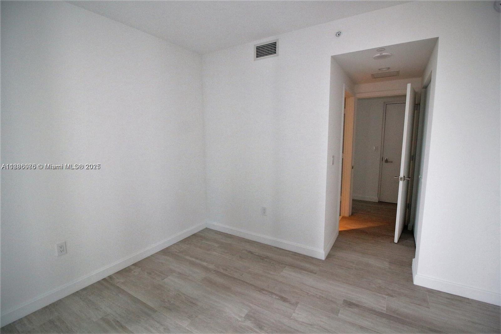 image Brickell Heights10