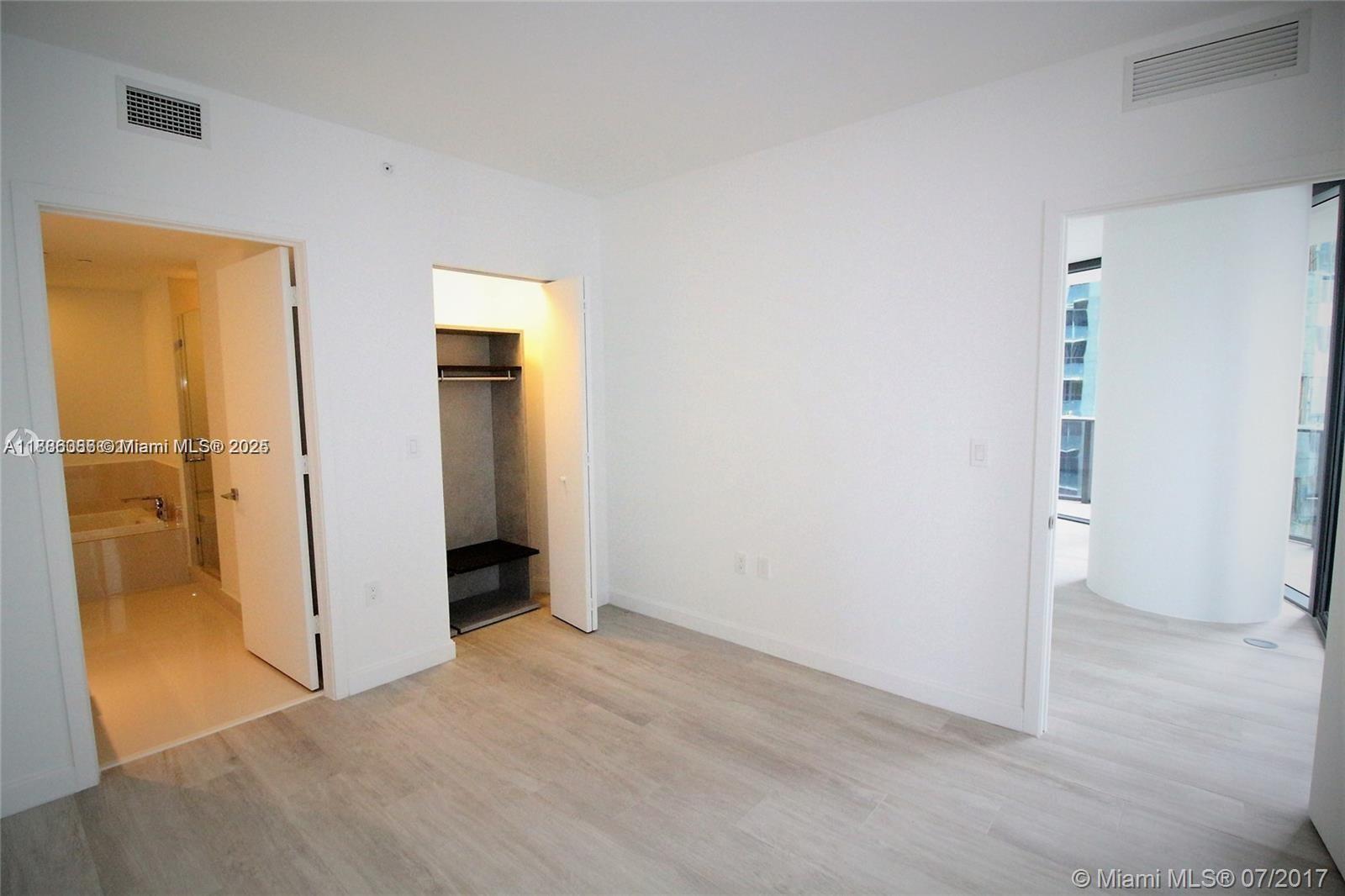 image Brickell Heights7