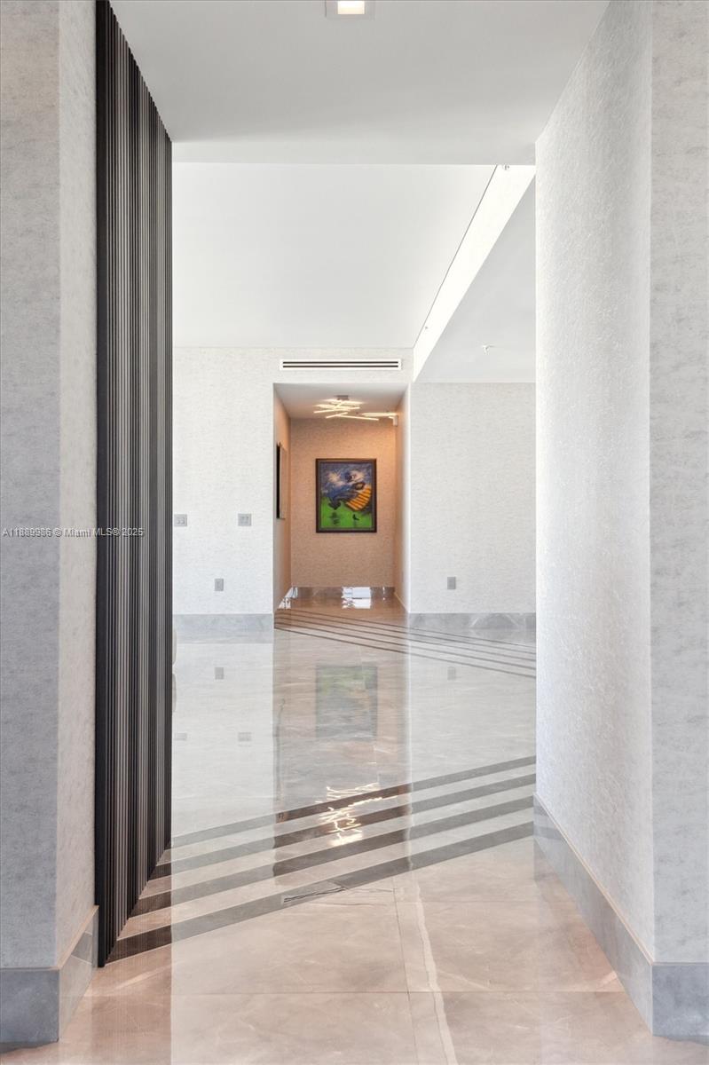 330 Sunny Isles Blvd #5-UPH04 Sunny Isles Beach, FL 33160