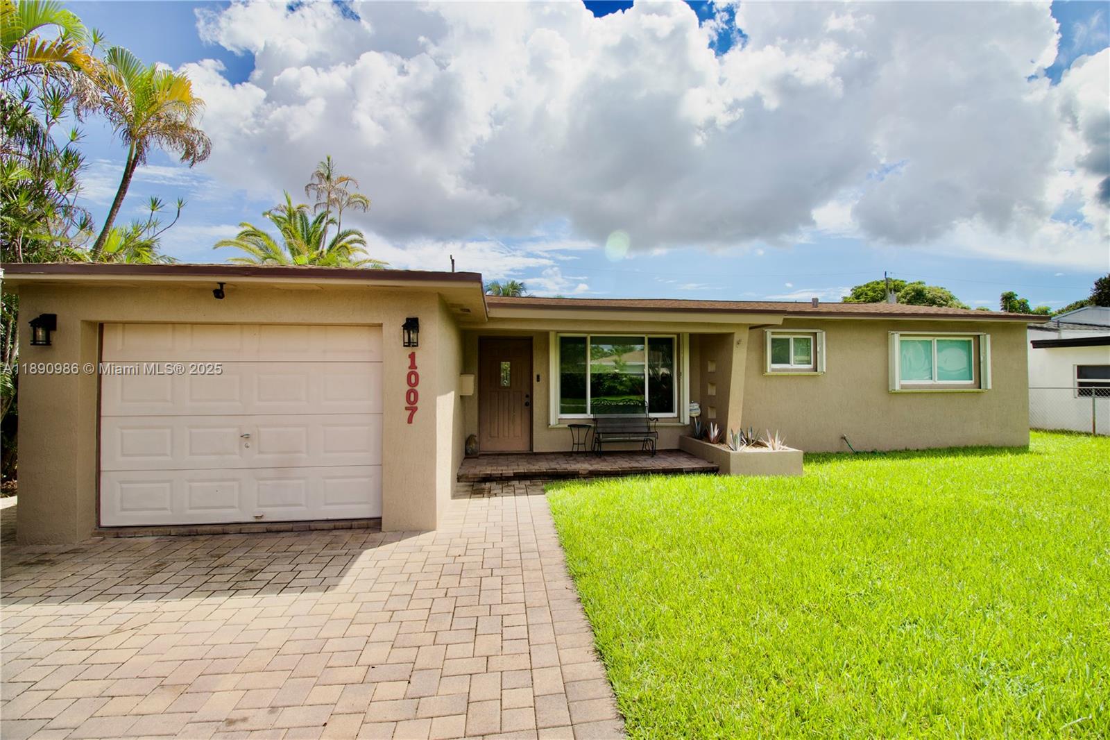 1007 N Golf Dr